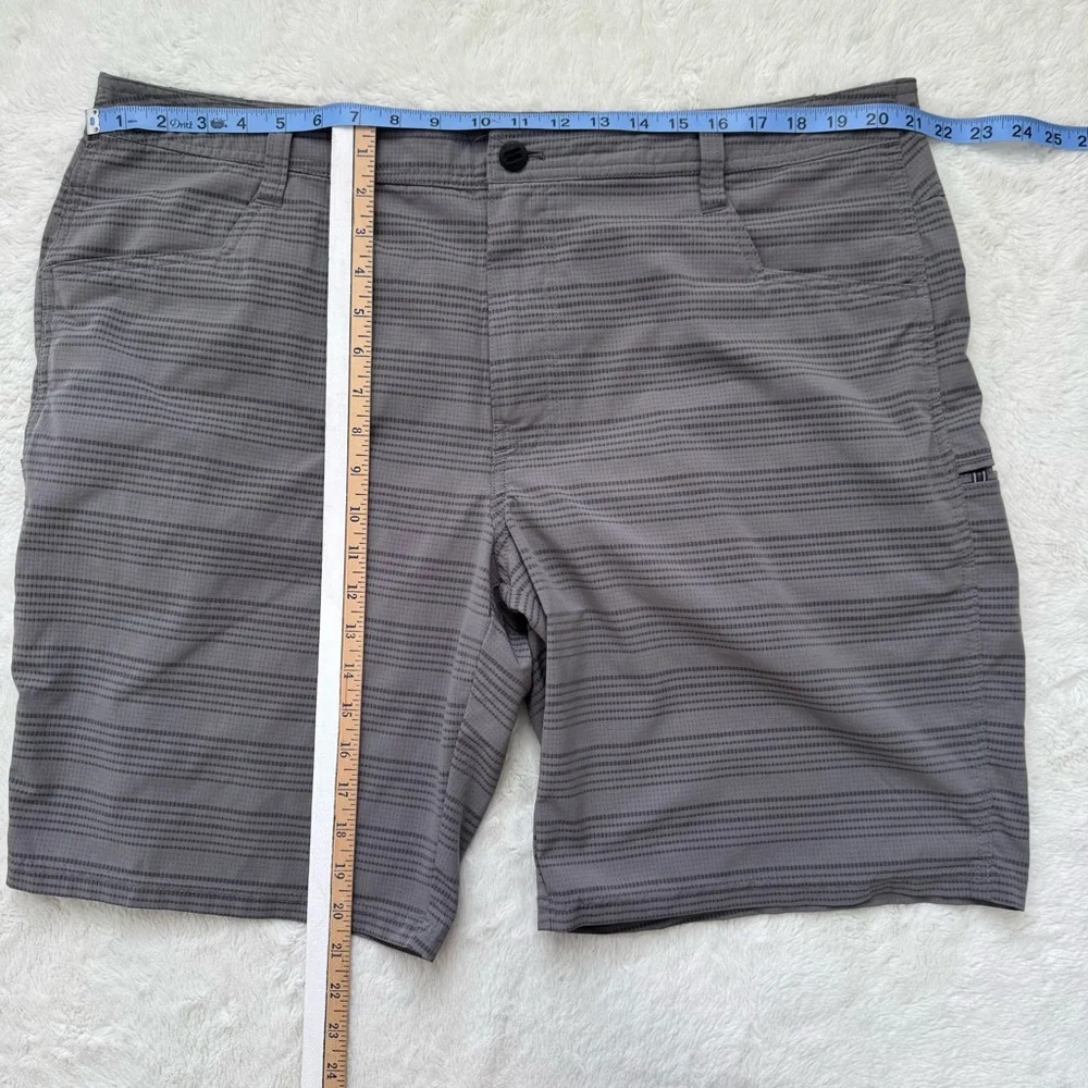 Kuhl Upriser Grizzly Stripe Shorts Men's 40 Gray Quick Dry‎ Performance Outdoor